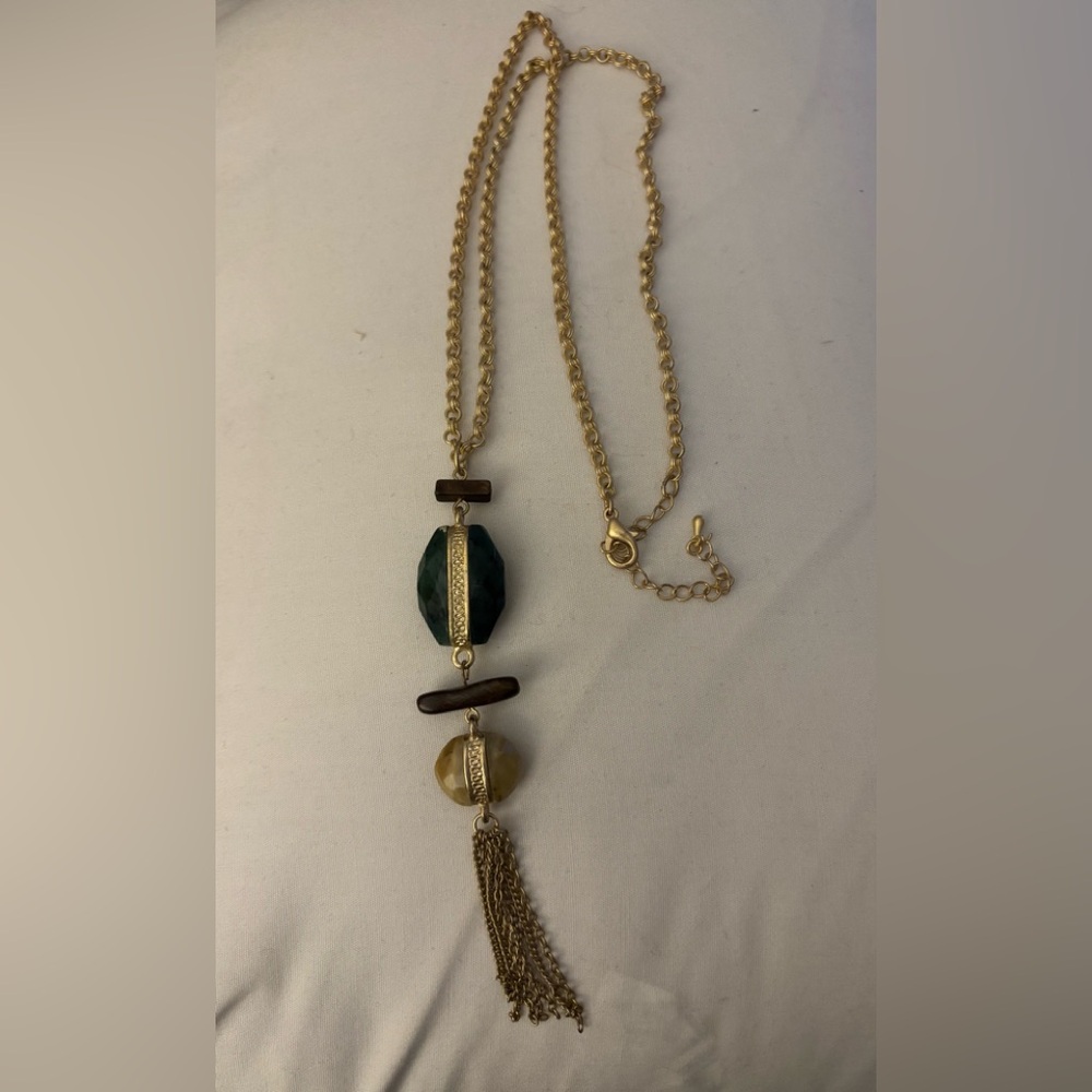 Elegant Gold and Green Necklace